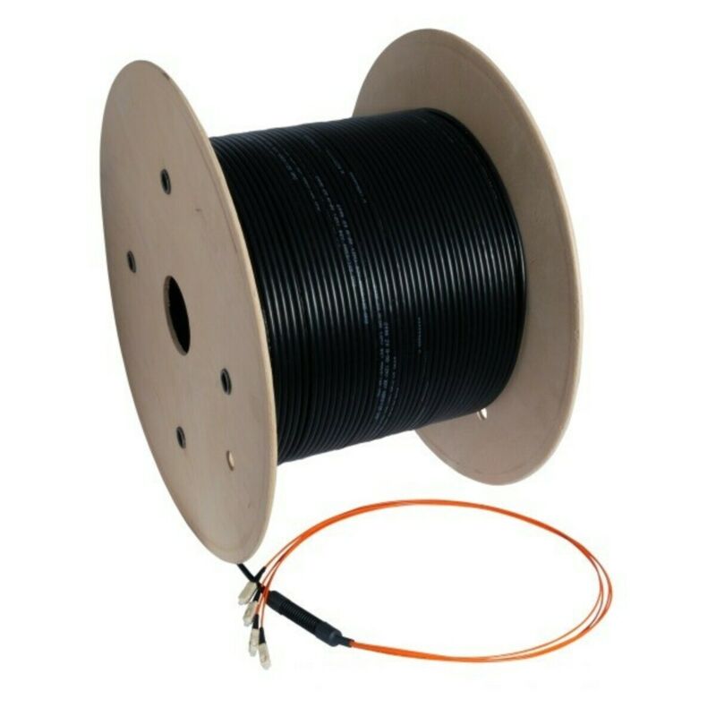Cabo de fibra ótica OS2 personalizado com 12 fibras e conectores incluídos.