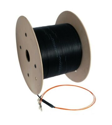 Cabo de fibra ótica OS2 personalizado com 8 fibras e conectores incluídos.